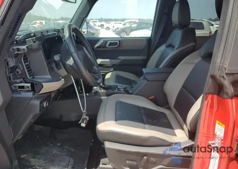 2023 Ford Bronco Base z USA, uszkodzony, nr VIN 1FMEE5DP7PLA87637